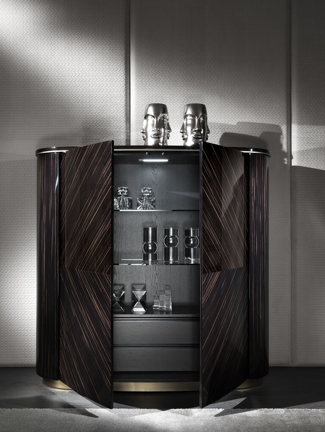 VOGUE CABINET